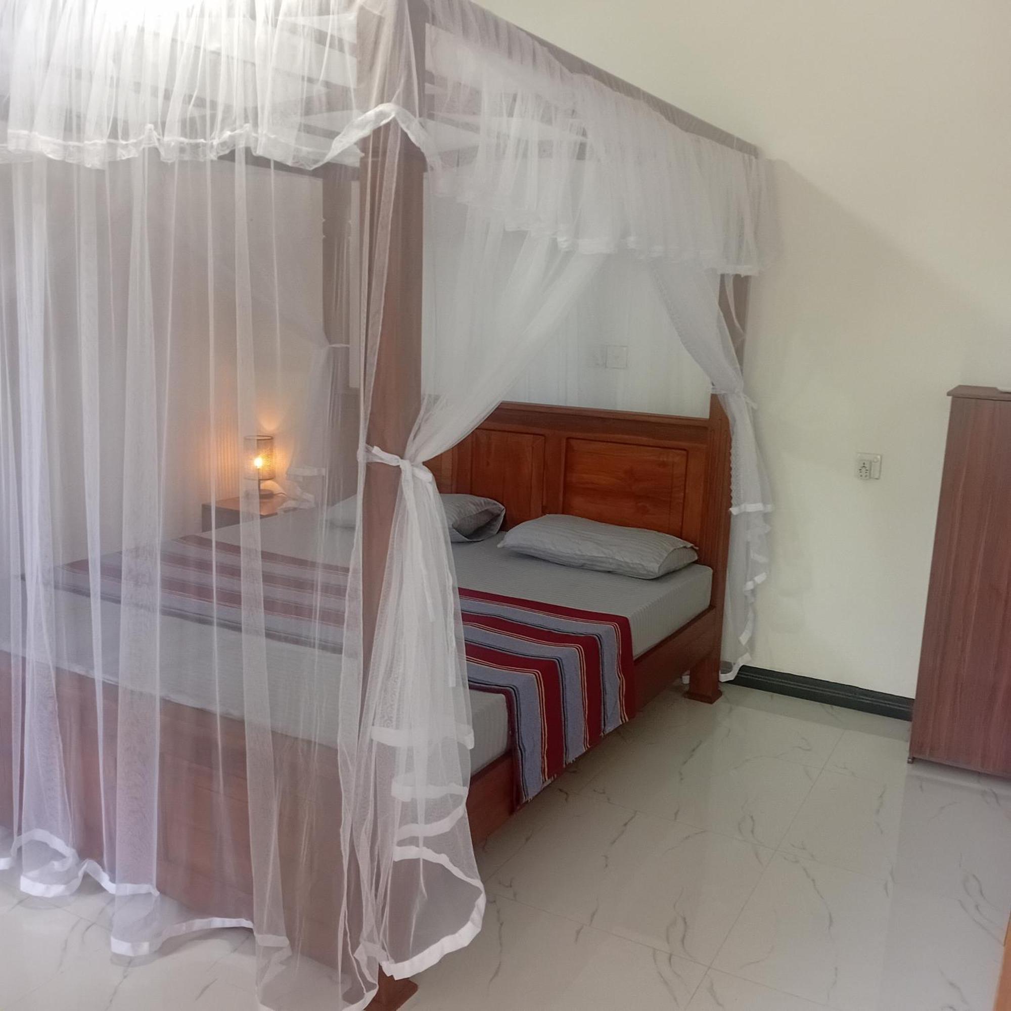 Hotel Daasa Guest Mirissa Habitación foto