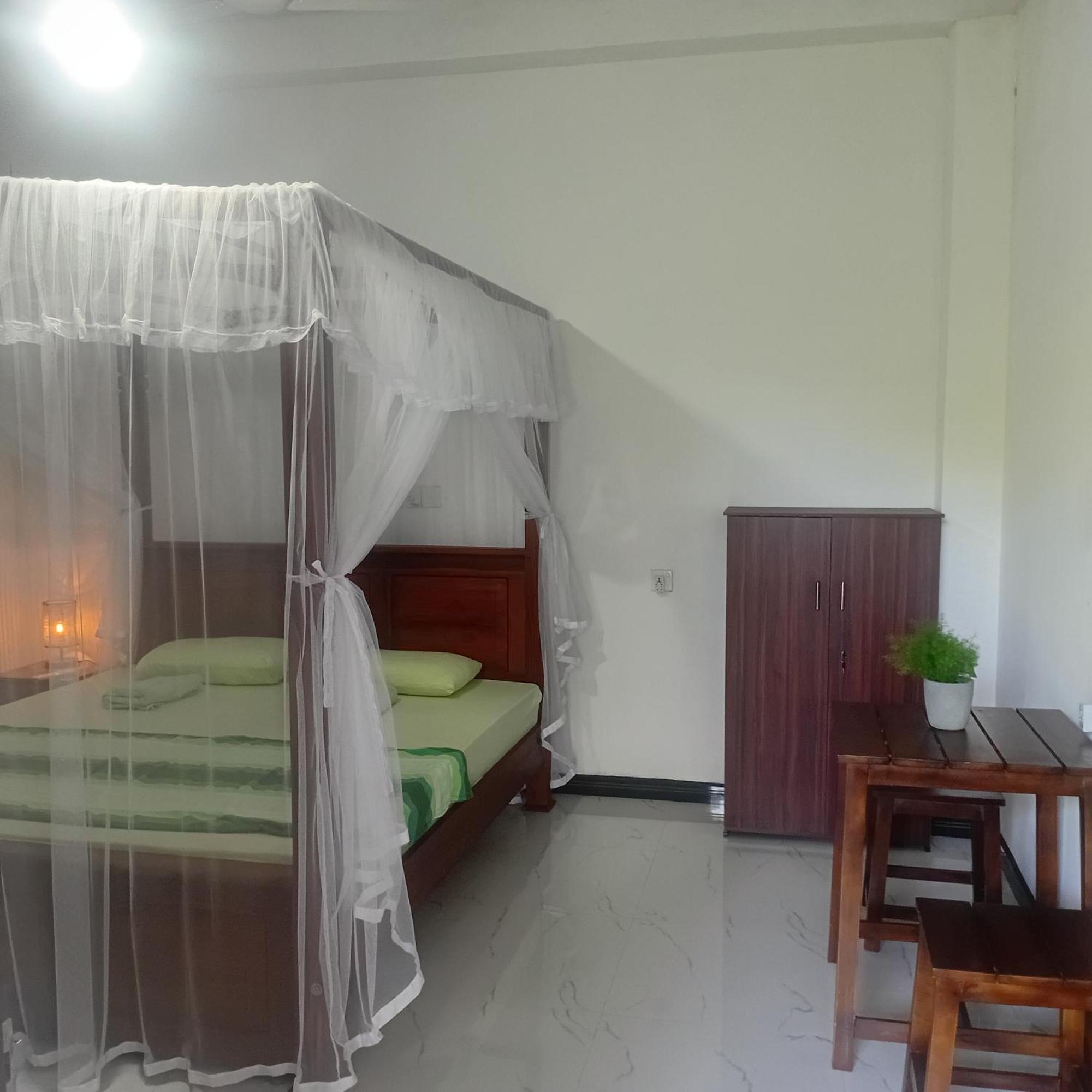 Hotel Daasa Guest Mirissa Habitación foto